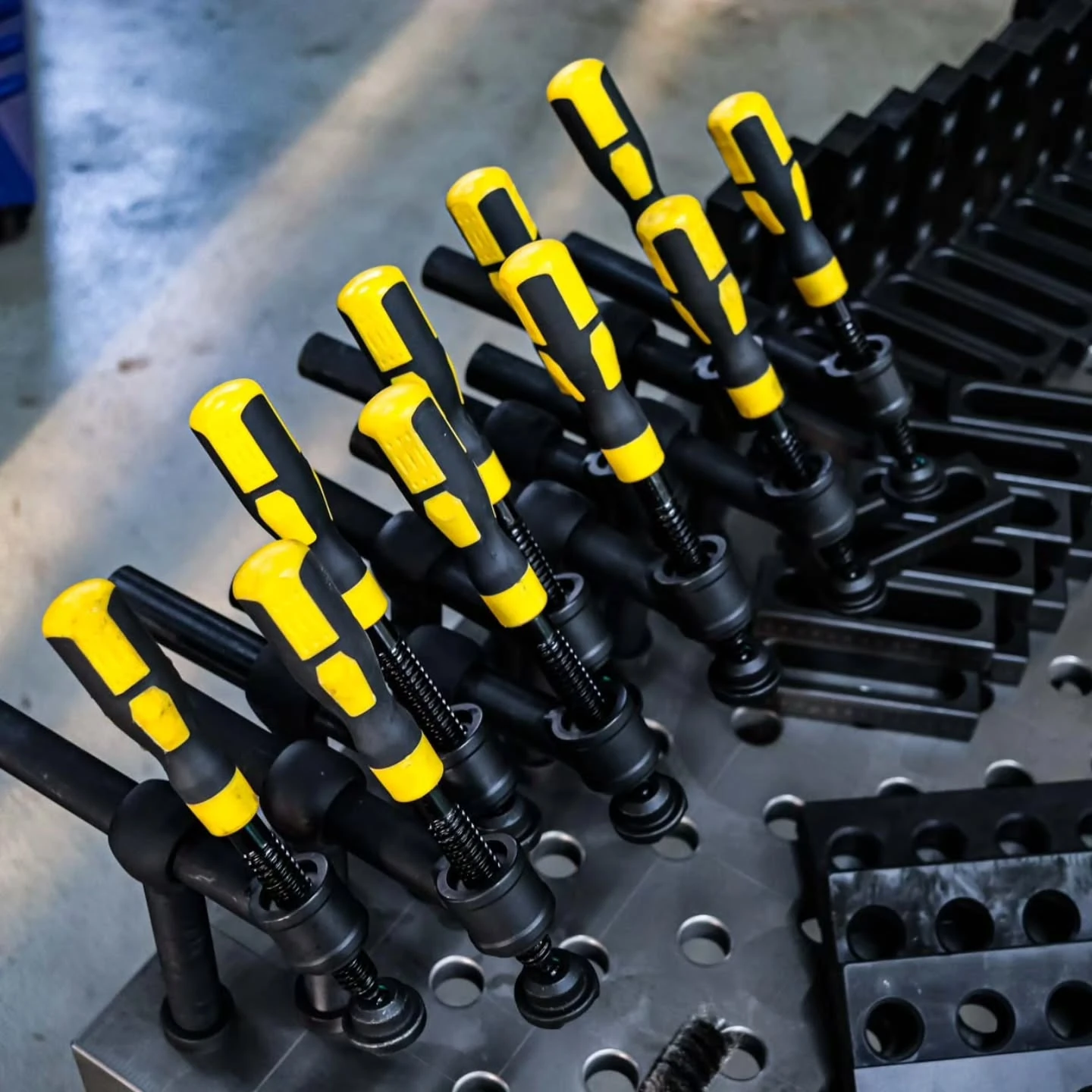 3D welding table (4)(1).webp